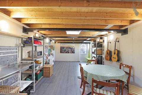 28 Blackthorne Drive, London, E4 6LR