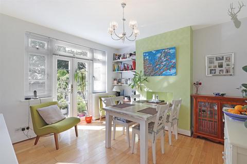 28 Blackthorne Drive, London, E4 6LR