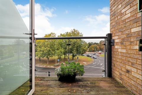 1 bedroom apartment for sale, Miami House, Princes Road, Chelmsford, Essex, CM2 9GE