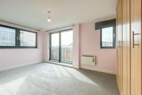 2 bedroom apartment for sale, Mckenzie Court, Maidstone