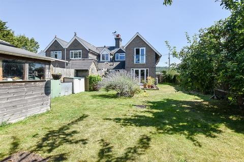 3 bedroom end of terrace house for sale, Old Church Road, Burham