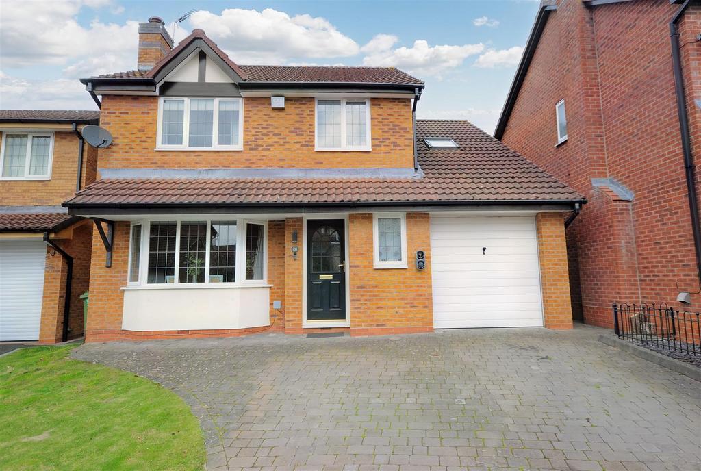 Thomas Avenue, Stone 4 bed detached house for sale £399,000