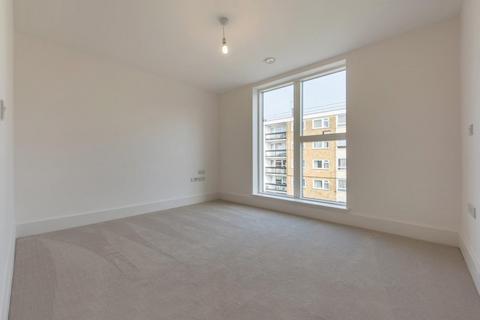 3 bedroom flat to rent, Brixton Water Lane, SW2