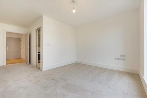 3 bedroom flat to rent, Brixton Water Lane, SW2