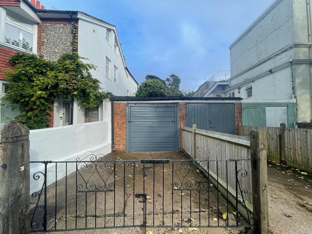6 Southdown Avenue, Brighton BN1 Garage £55,000