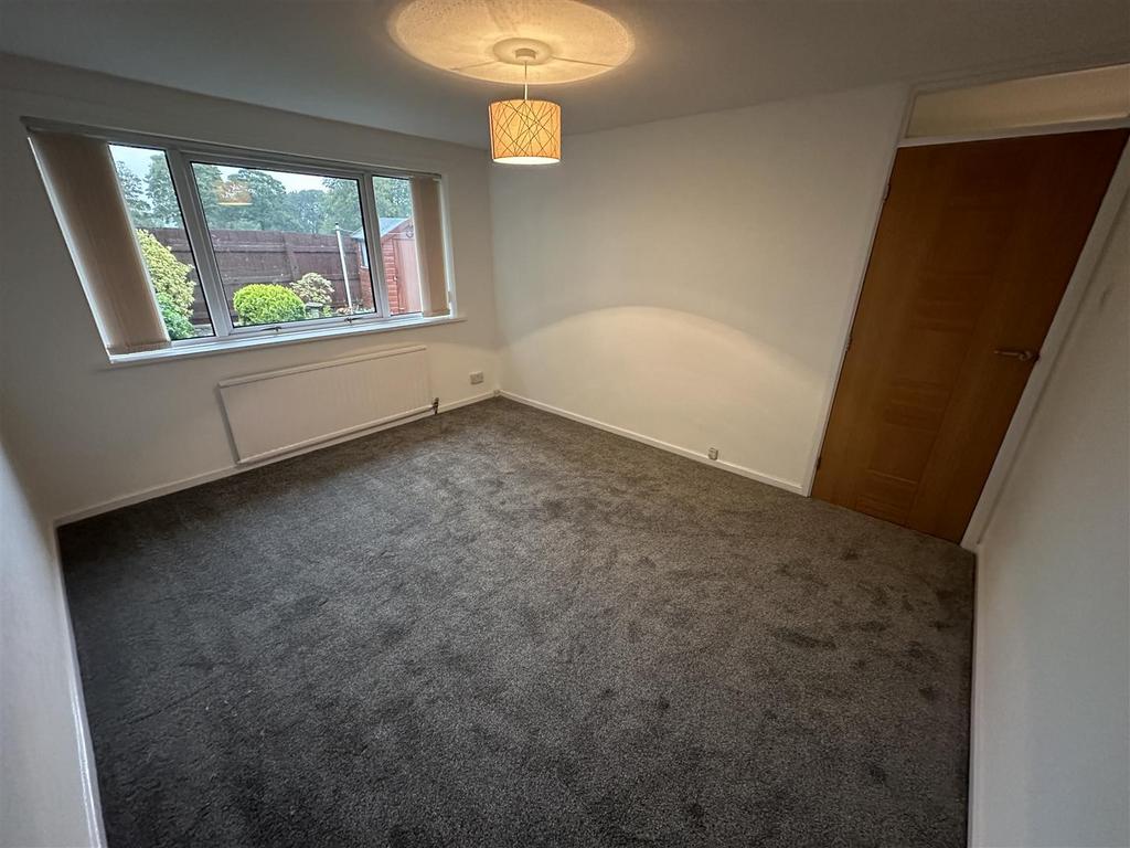 Foxcroft Drive, Brighouse 2 bed house to rent £750 pcm (£173 pw)