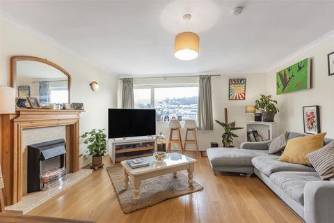 2 bedroom flat for sale, North Embankment, Dartmouth