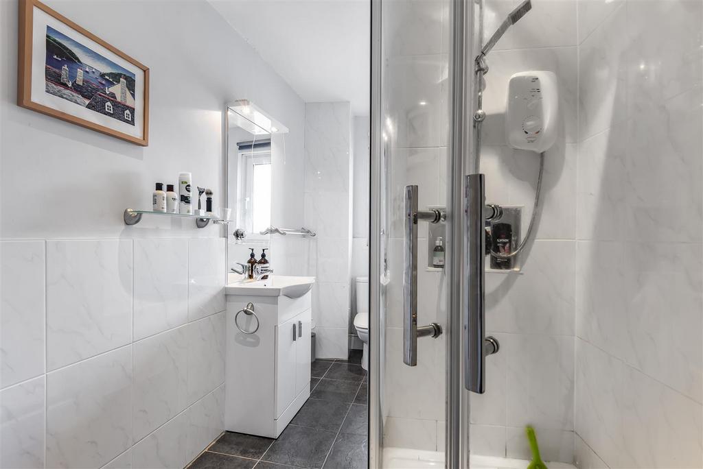 Bathroom 1.jpg