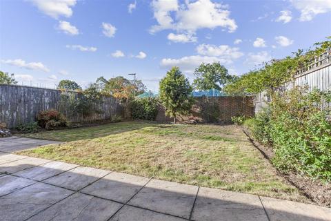 13 Lyfield, Oxshott, Leatherhead, KT22 0SH