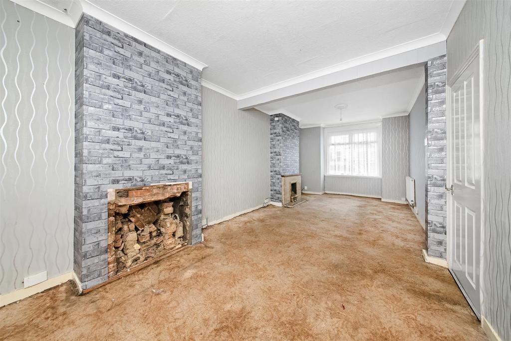 Malcolm Road, South Norwood, London 3 bed terraced house for sale £