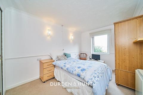 1 bedroom retirement property for sale, Fentiman Way, Hornchurch, RM11