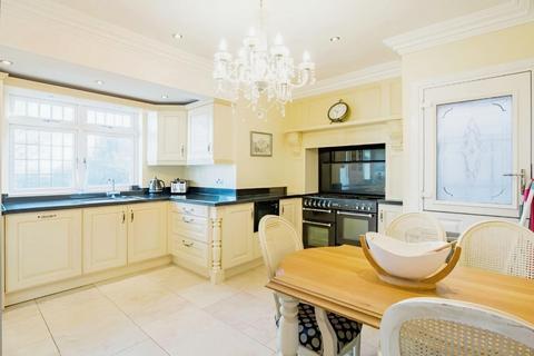 4 bedroom detached house for sale, Adwick Road, Mexborough