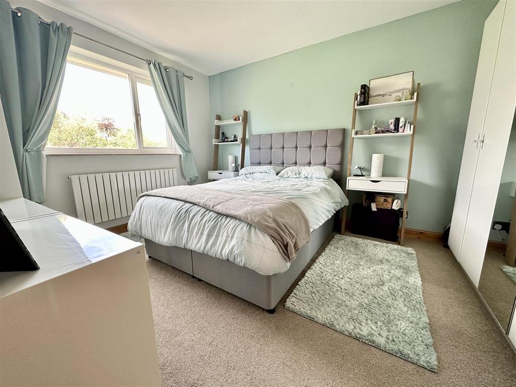Bedroom 1 .jpeg
