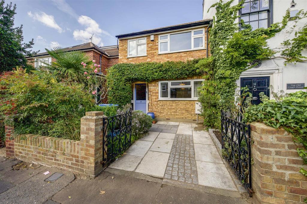 Albion Road, Twickenham 3 bed semidetached house for sale £675,000