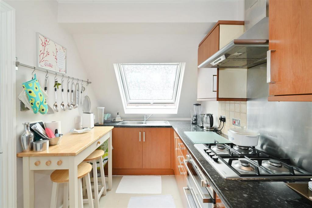 Barons Court Road, London W14 1 bed apartment for sale £450,000