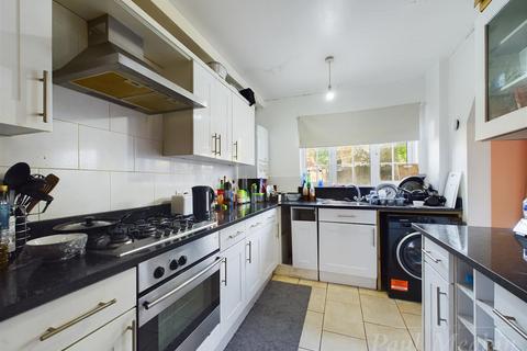 123 Uvedale Crescent, New Addington, Croydon, CR0 0BW