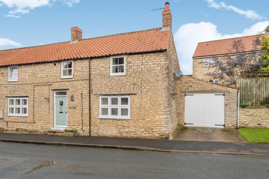 Wrelton, Pickering 3 bed semidetached house £360,000