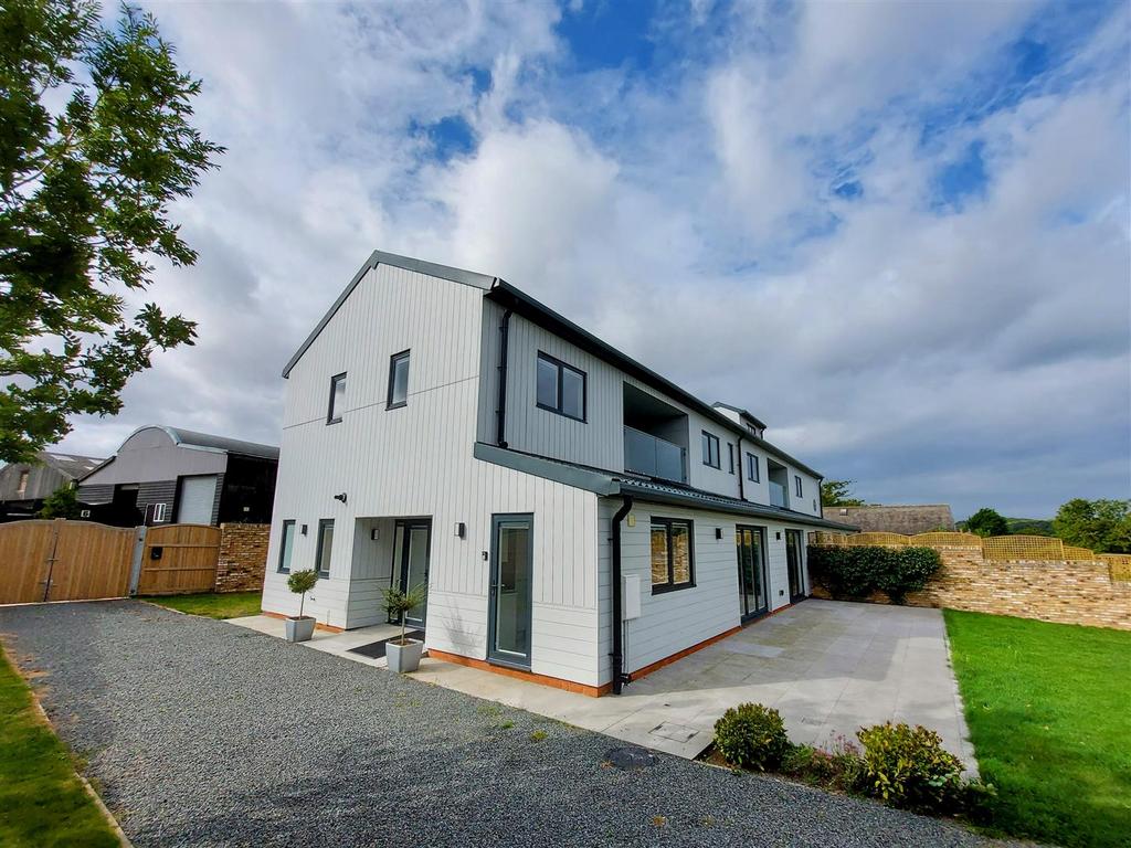 Arches Hall Stud & Barn Conversion 4 bed barn conversion £2,700,000