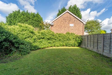 12 Caistor Close, Manchester, M16 8NW