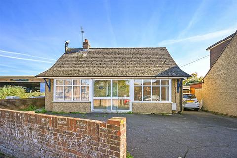 2 bedroom detached bungalow for sale - Basin Road, Chichester