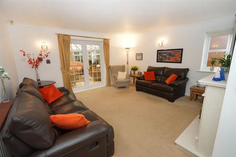 12 Copperfields, Lostock, Bolton, BL6 4HZ