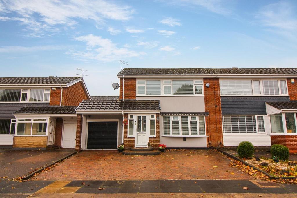 Falsgrave Place, Whickham, Newcastle Upon Tyne 3 bed semidetached house for sale £275,000