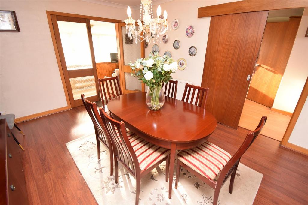 Dining room.jpg
