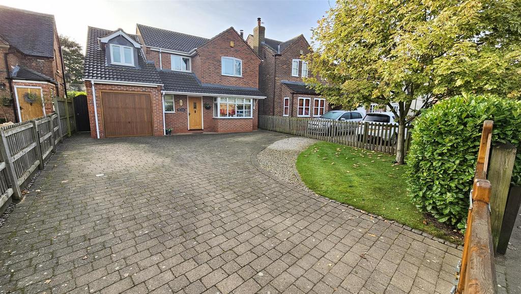 Main Road, Barnstone 4 bed detached house for sale £425,000