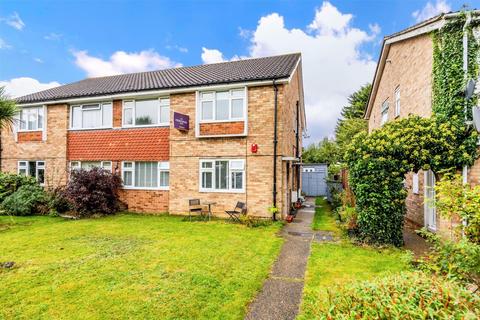 10 Cyclamen Way, Epsom, KT19 9LY