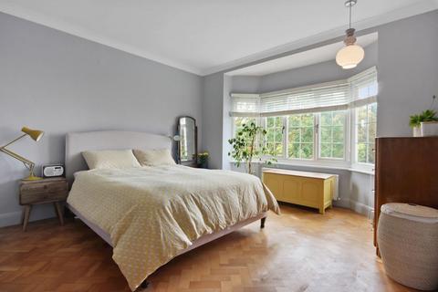 Flat 18, Torrington Court Crystal Palace Park Road, London, SE26 6NT