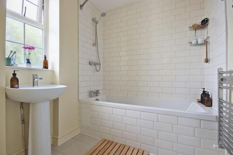 Flat 18, Torrington Court Crystal Palace Park Road, London, SE26 6NT