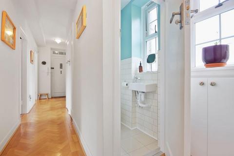 Flat 18, Torrington Court Crystal Palace Park Road, London, SE26 6NT