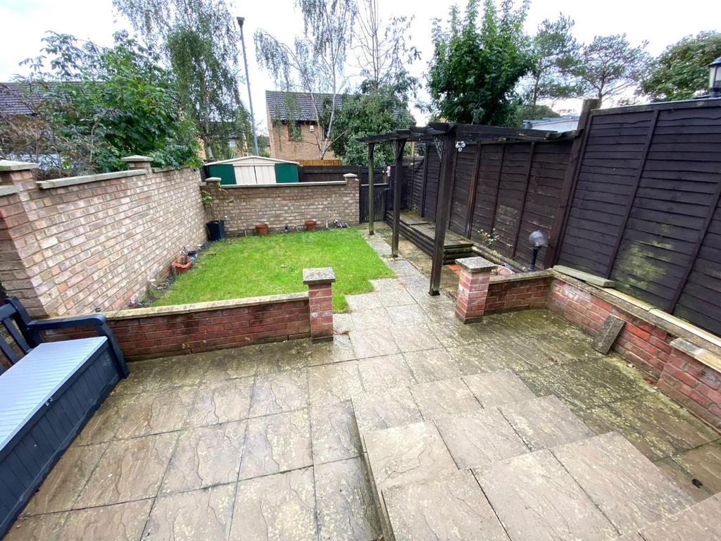 Flaxwell Court, Standens Barn, Northampton NN3 3 bed end of terrace
