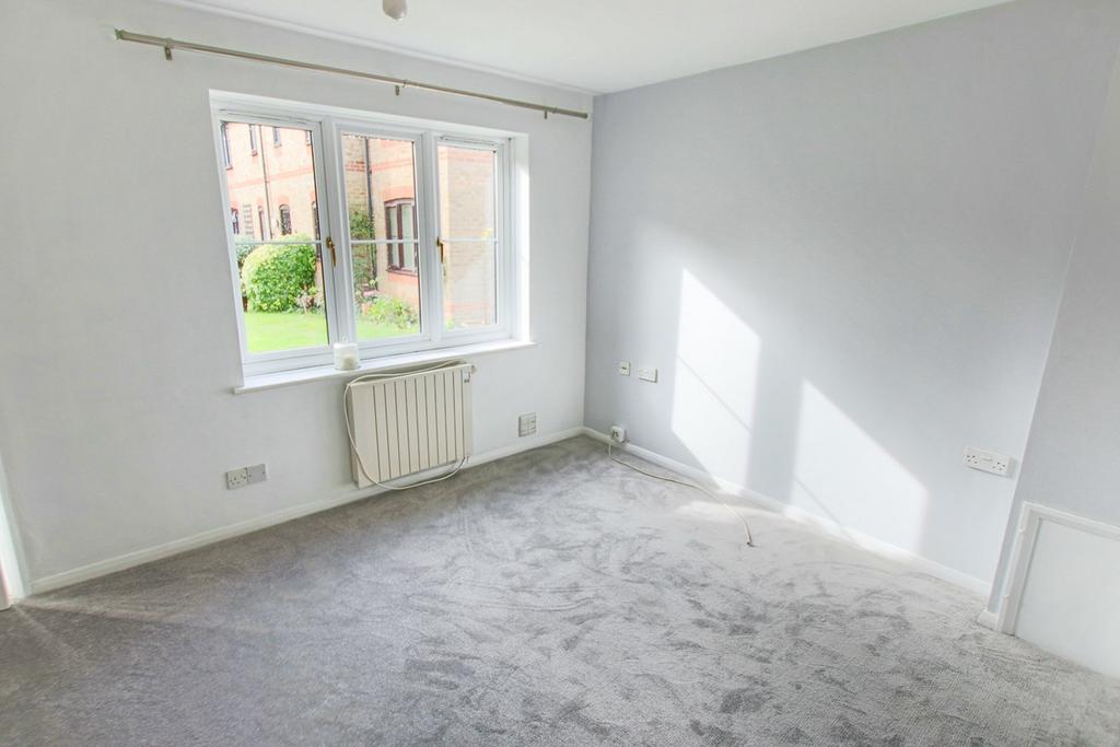 High Street, Lingfield, RH7 1 bed retirement property for sale £137,500