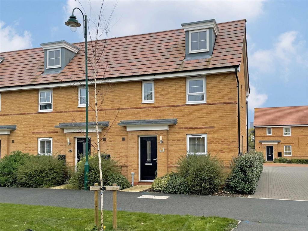 Aqua Drive, Peterborough 2 bed end of terrace house £925 pcm (£213 pw)