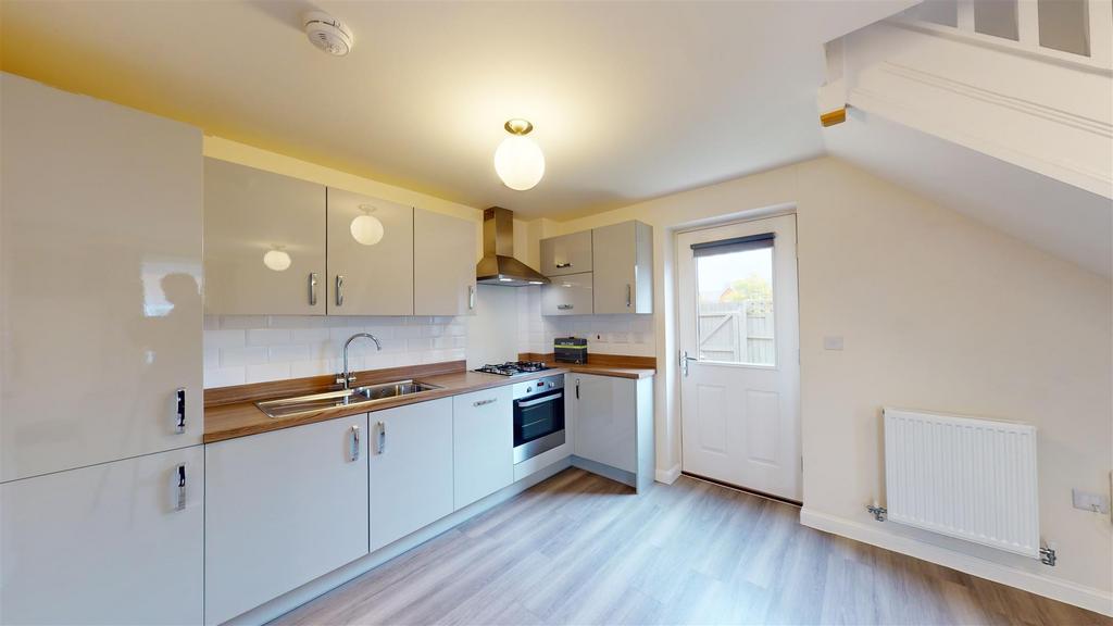 Aqua Drive, Peterborough 2 bed end of terrace house £925 pcm (£213 pw)