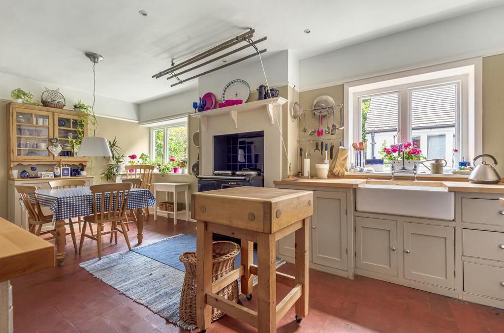 Mogador, Tadworth 5 bed detached house for sale £1,500,000