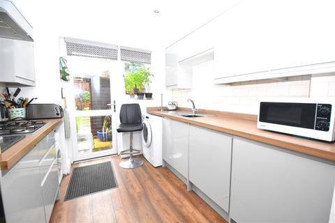 6 Birch Close, Canewdon, Rochford, SS4 3PE
