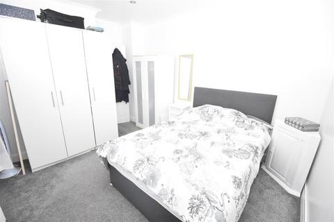6 Birch Close, Canewdon, Rochford, SS4 3PE