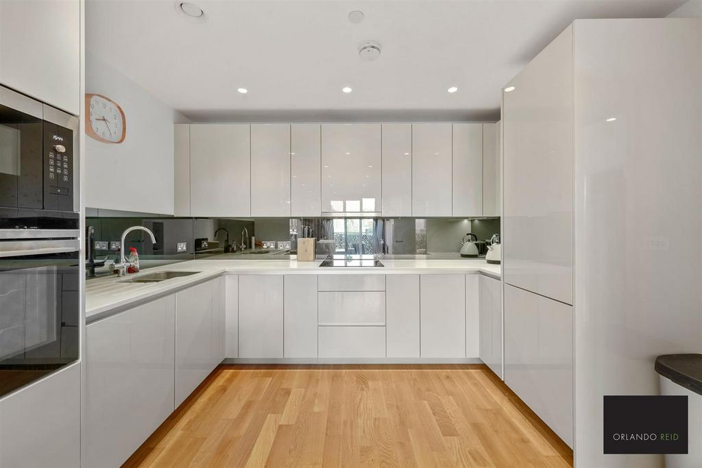 Flat 10, Ferrier Apartments, 336 Clapham Road - k D