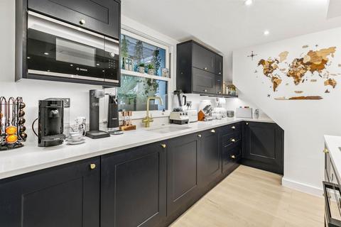 4 bedroom detached house for sale, Breer Street, London