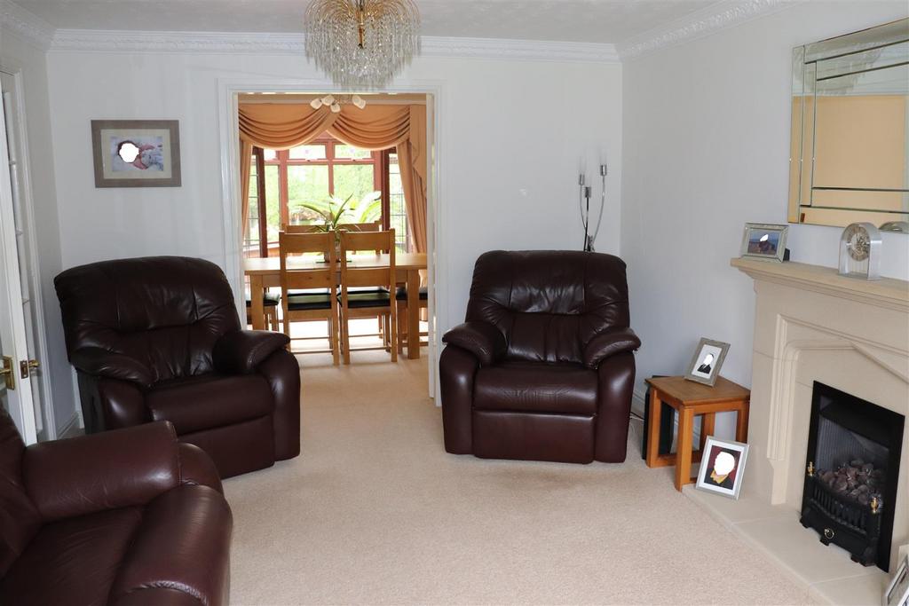 Pavillion Close, Aldridge 4 bed detached house for sale £550,000