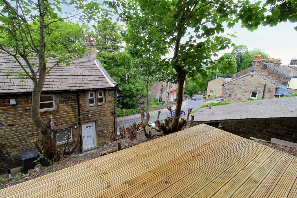 Back Lane, Holmfirth, HD9 1HG 2 bed character property £158,950