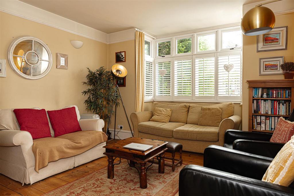 Chartfield Road, Reigate 3 bed detached house for sale £800,000
