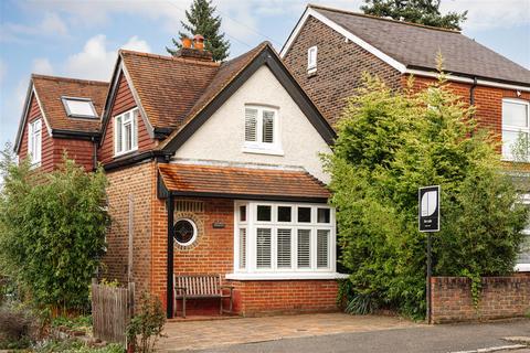 31 Chartfield Road, Reigate, RH2 7JZ
