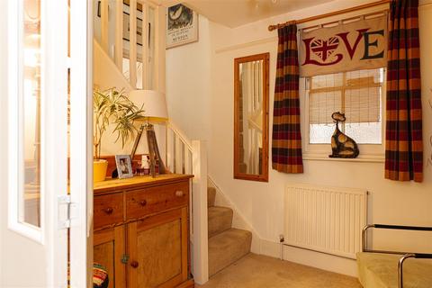 31 Chartfield Road, Reigate, RH2 7JZ