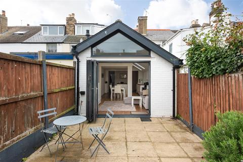 3 bedroom terraced house for sale, Victoria Street, Whitstable