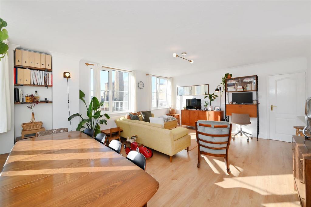 Regents Canal House 3 bed apartment for sale £750,000