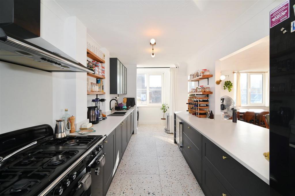 Regents Canal House 3 bed apartment for sale £750,000