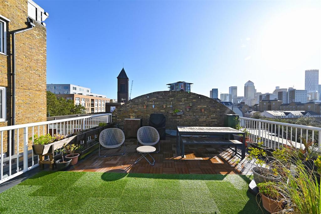 Regents Canal House 3 bed apartment for sale £750,000
